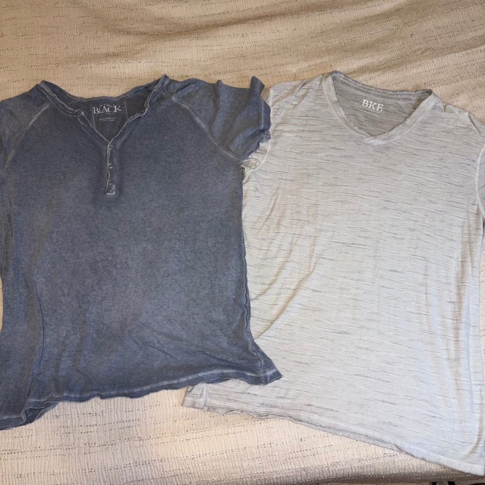 Buckle Black Henley & BKE V-Neck T-Shirt Bundle Mens Large Blue Grey 2 Pack